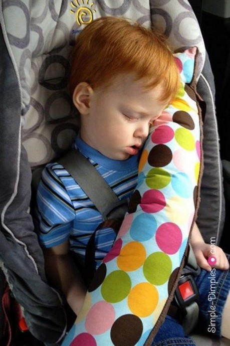Детская подушка для сна в машину