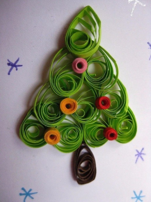 Идея для новогоднего декора в технике квиллинга