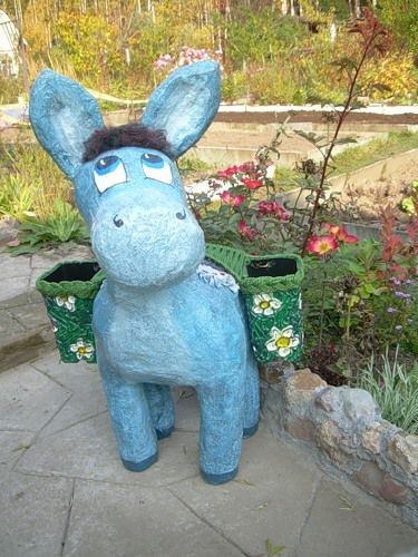 Ослик для украшения дачного газона
