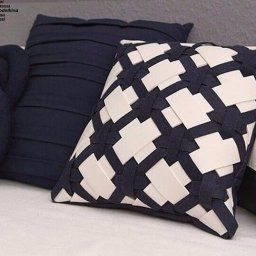 Интересная идея для интерьерной подушечки