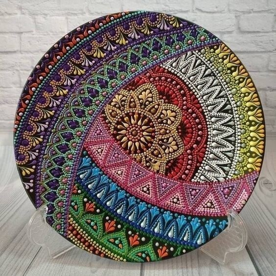 Очень красивые работы с точечной росписью Очень красивые работы с точечной росписью