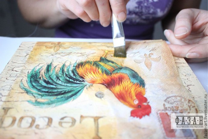 Часы в технике декупаж