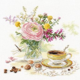 ​Роскошная вышивка с вазой и чашкой