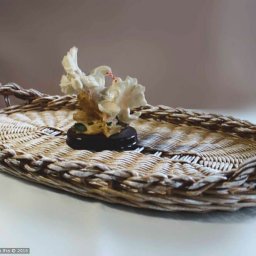 Плетёный поднос