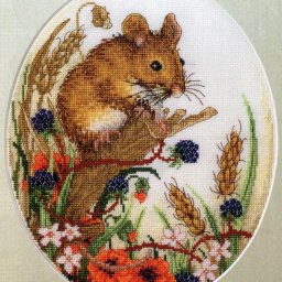 Вышиваем мышку на полянке