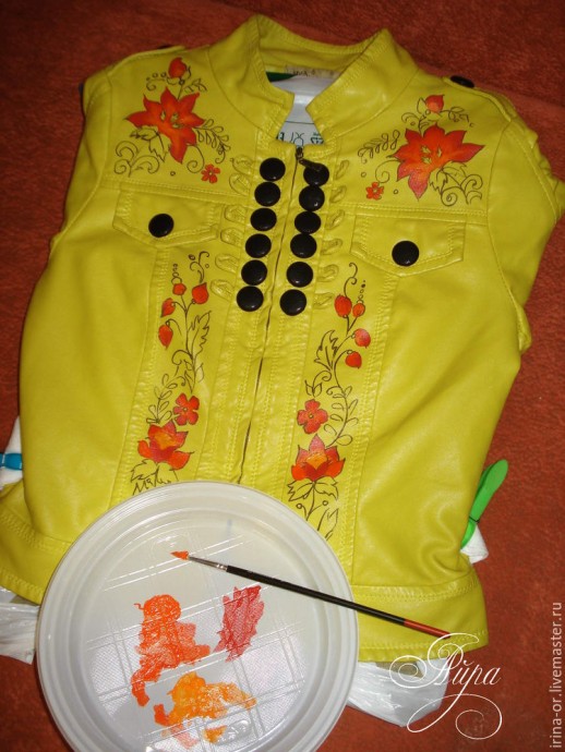 Роспись куртки в русском стиле