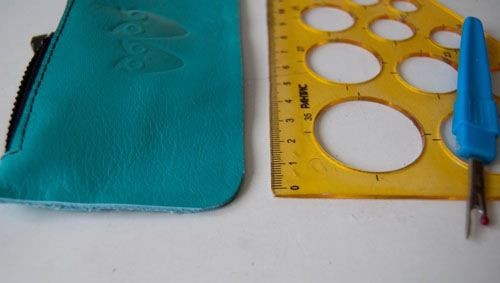 Ключница с тиснением