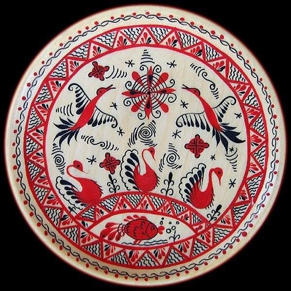 Шкатулка с лебедем в стиле Мезенской росписи