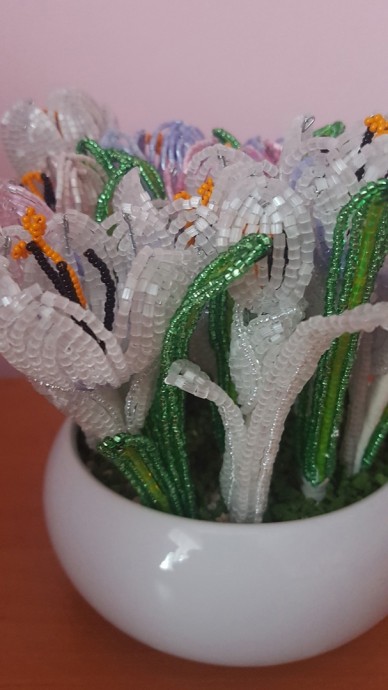 ​Крокусы из бисера