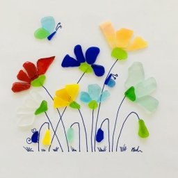 ​Удивительное творчество из обкатанных морем стеклышек