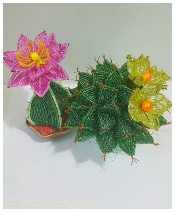 Цветущий кактус из бисера: идеи для вдохновения