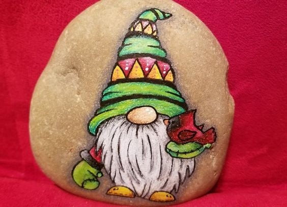 Расписные декоративные камушки с гномиками