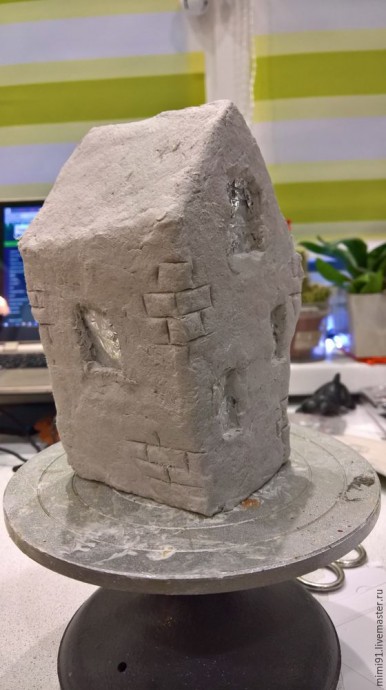 Полые фигуры из папье-маше