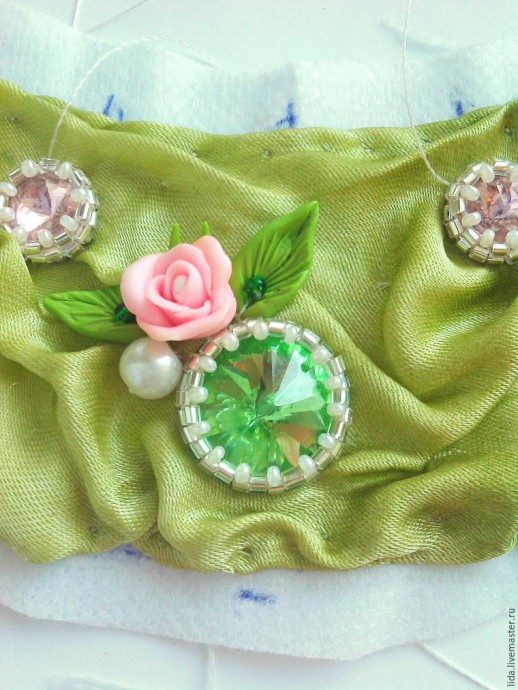 Шикарное колье "Утренняя роза"