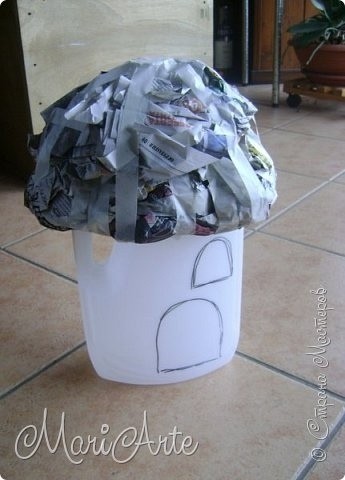 Домик из канистры