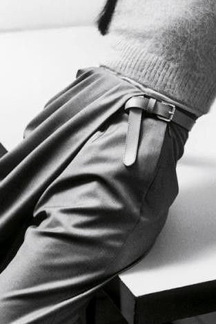 Идеи брюк с асимметричными запахивающимися деталями