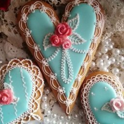 Имбирные пряники: сердечки с росписью