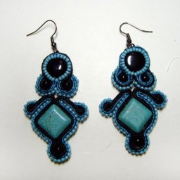 Серьги в технике сутажной вышивки