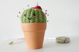 Потрясающая игольница в виде кактуса