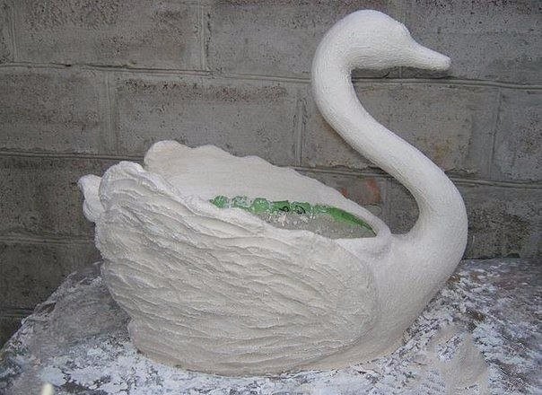 Создаем лебедя для сада