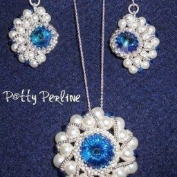 Роскошный комплект: кулон и серьги