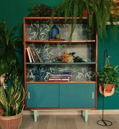 ​Декорируем шкаф росписью и обоями