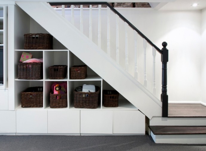 Грамотное применение свободного пространства под лестницей Грамотное применение свободного пространства под лестницей