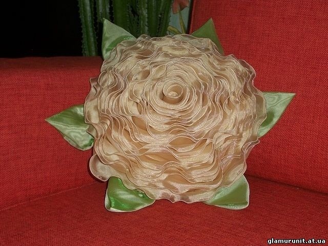 Красавица подушка "Цветок"