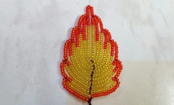 Прекрасная орхидея из бисера