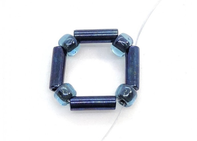 Лаконичные серьги-квадратики