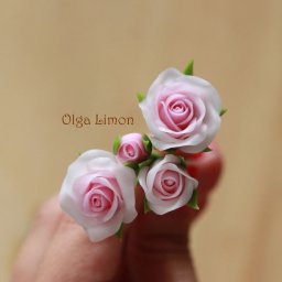 ​Маленькие розочки из холодного фарфора