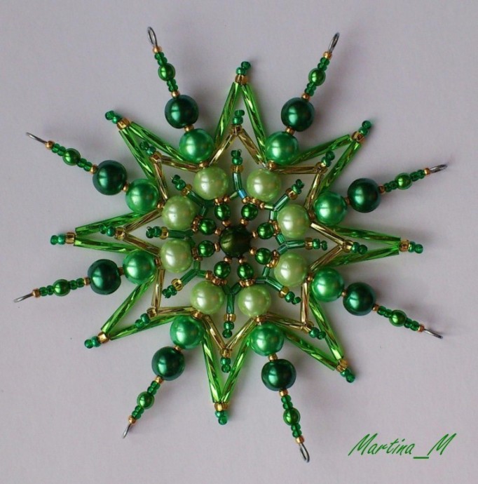 Восхитительные снежинки из бусинок