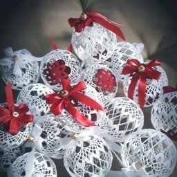 Ёлочные шары крючком для создания воздушного Рождественского настроения