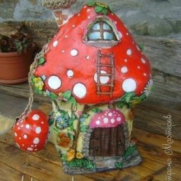 Домик из канистры: мастер-класс