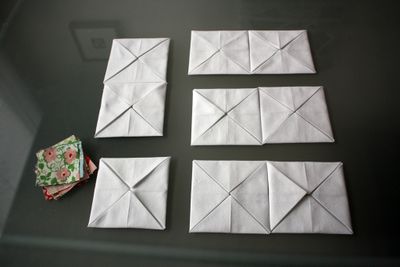 Изумительной красоты подушка с объемными элементами