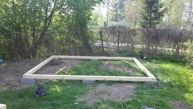 Строительство красивой беседки с двускатной крышей из шифера своими руками