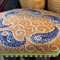 Расписываем стол восточными узорами