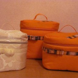 Шкатулка-косметичка с жестким каркасом