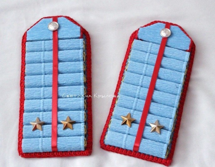 ​Погоны из конфет