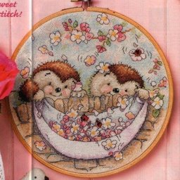 ​Вышивка крестиком "Ёжики с цветами"