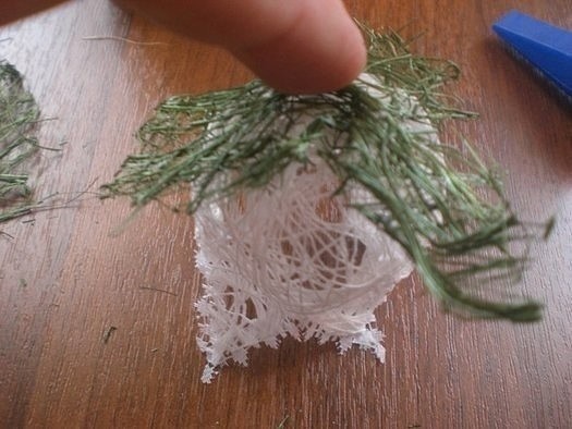 Необычный цветок из ниток