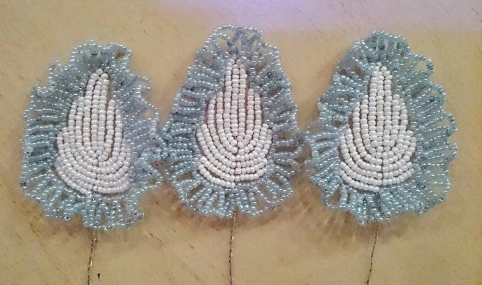 Цветок ириса из бисера