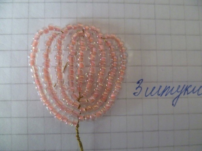 ​Нежная роза из бисера