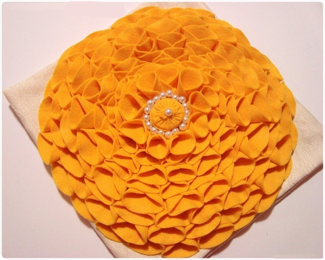 Подушка с объёмным цветком