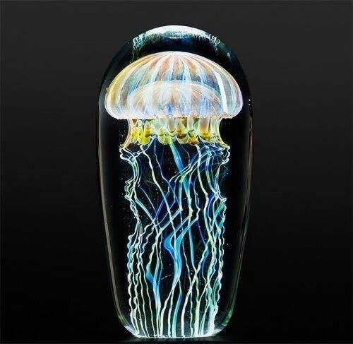 Реалистичные медузы от стеклодува