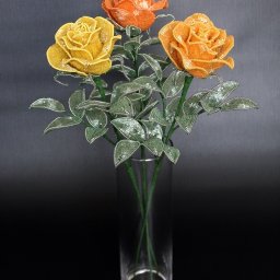 Роскошные розы из бисера