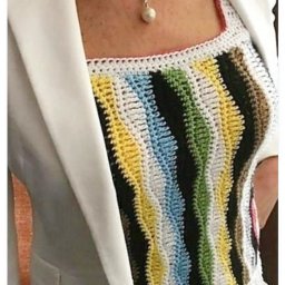 Варианты топов с вертикальным рисунком