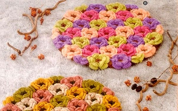 Восхитительные коврики из вязаных розочек