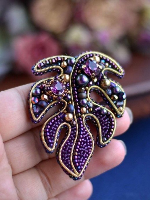 Вышиваем листик монстеры