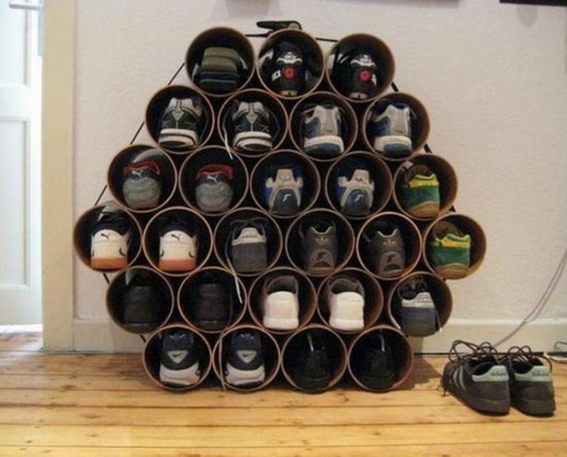 Идеи для хранения обуви в пластиковых трубах